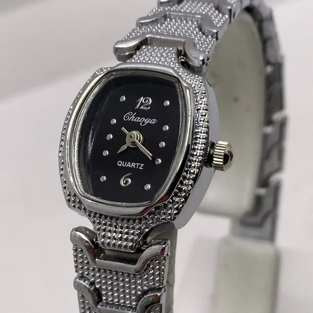 Silver Womens Black Dial Silver Fashion Watch Works New Battery